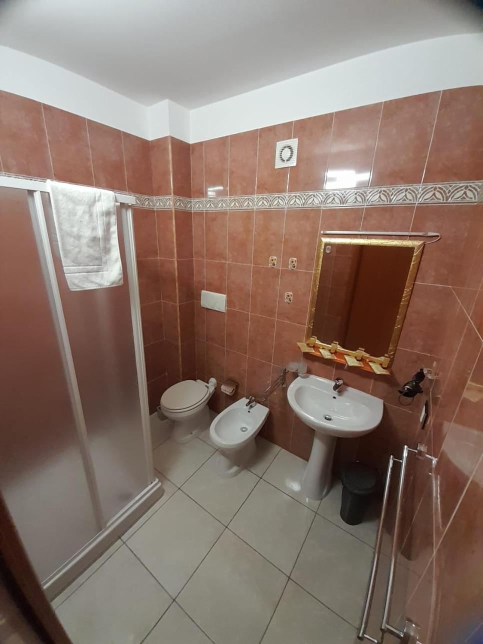 B&B La Ninfa Del Lago ليزينا المظهر الخارجي الصورة